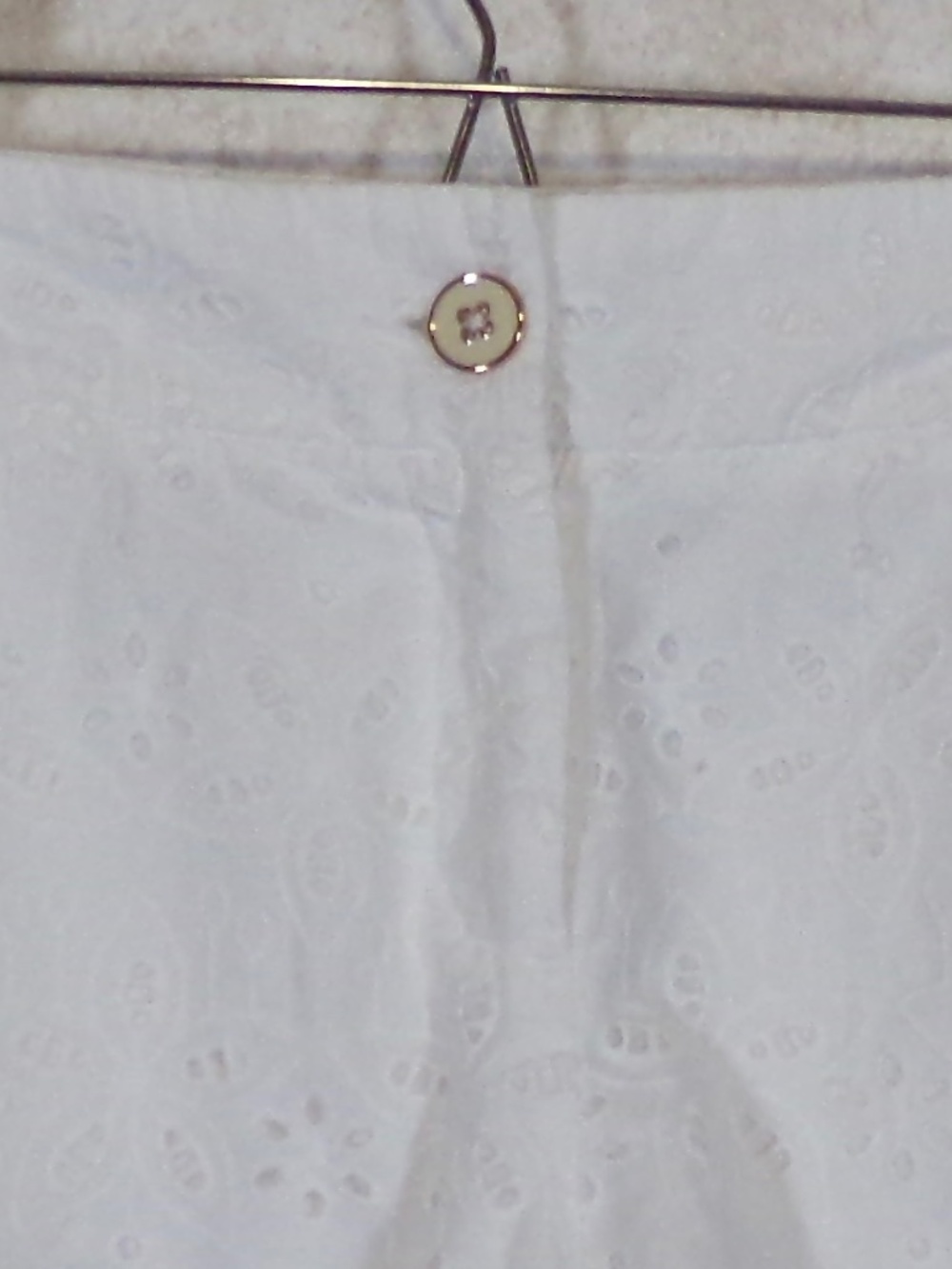 NWT Crown & Ivy Shelby Embroidered, Scalloped Hem 4 Pocket White Shorts Size 6 - Picture 3 of 16
